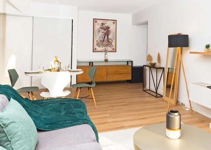 Proche Centre-ville - Plages - Casino - Bg *