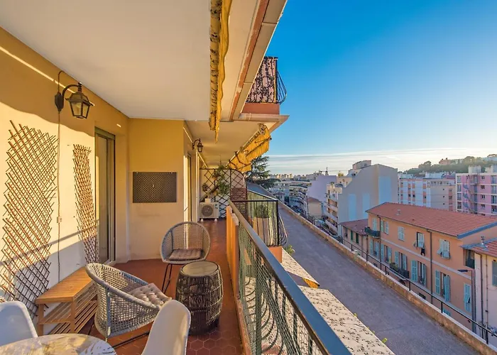 Proche Centre-ville - Plages - Casino - Bg *